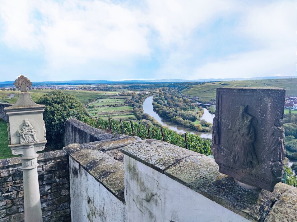 Ausblick über den Main Von der Wallfahrtskirche aus reichte der Blick weit über Main und das Frankenland