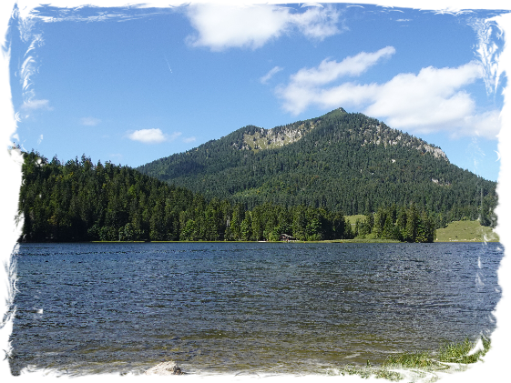 Spitzingsee mit Brecherspitze (1683m über NHN)